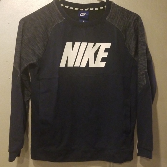 Nike Other - Nike Sweatshirt with Pockets